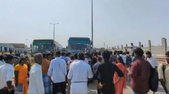 Kilambakkam crowd