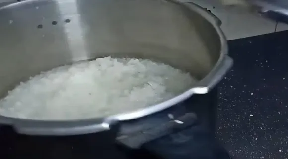rice in cooker