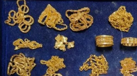 Trichy Customs officials seized 22 lakh worth 282 grams of gold Tamil News