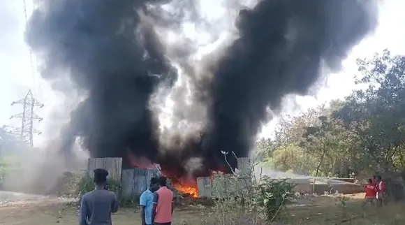 puducherry plastic godown fire accident Tamil News