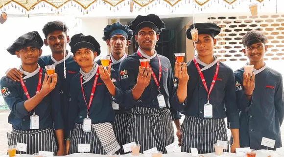 Coimbatore college students attempt for world records 300 type of tea in 30 minutes Tamil News  