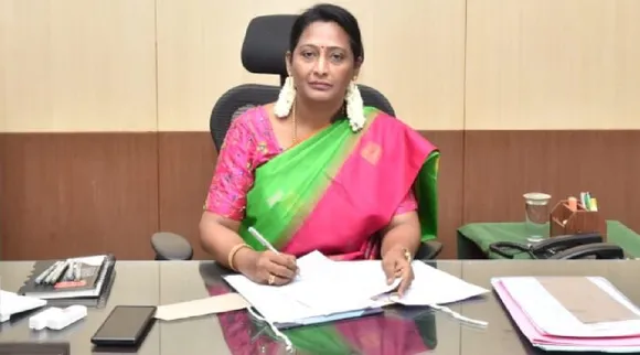 Madurai vadipatti taluk office people walkout as collector sangeetha came 9 hours late Tamil News