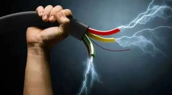 Virudhunagar Family of three electrocuted to death 2 injured Tamil News 