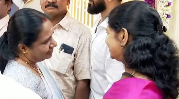 கனிமொழி வானதி