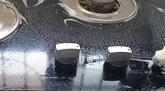 Gas stove cleaning