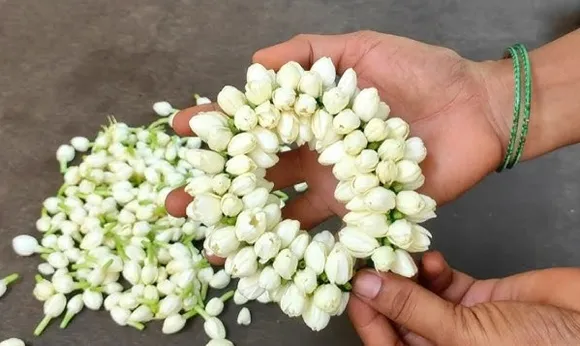 Malligai poo kattuvathu eppadi