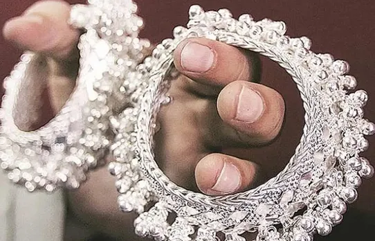 silver anklet cleaning