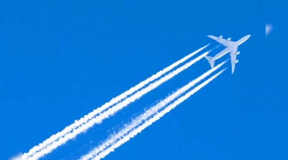 plane-flies