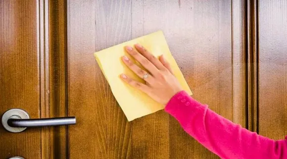 easily clean doorknobs