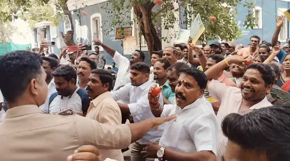 Puducherry Police arrest sacked employees who threw tomatoes at Public Works Dept headquarters Tamil News