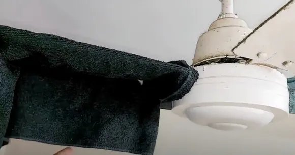 Ceiling fan cleaning tips
