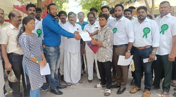 ADMK camp