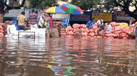 Coimbatore MGR Market Vegetables drowned in rain flood water Tamil News