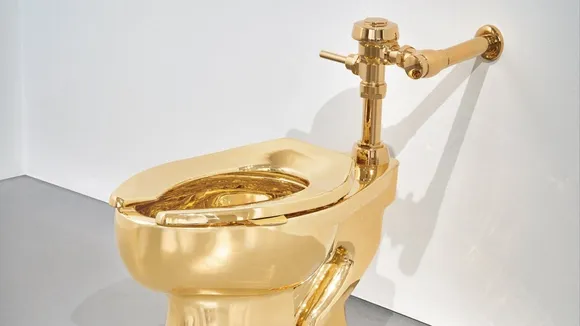 Gold toilet auction America gold toilet