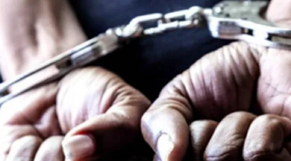Tirunelveli Palayamkottai private college Professor arrested for inviting student to drinking party Tamil News 