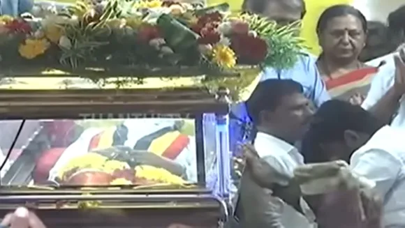 Annamalai in coyambedu