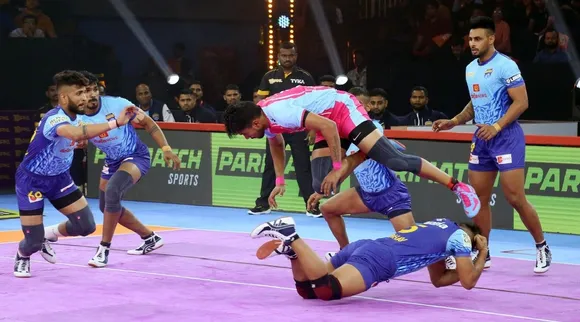Patna Pirates vs U Mumba and Bengal Warriors vs Telugu Titans PKL Season 10 match updates in tamil 