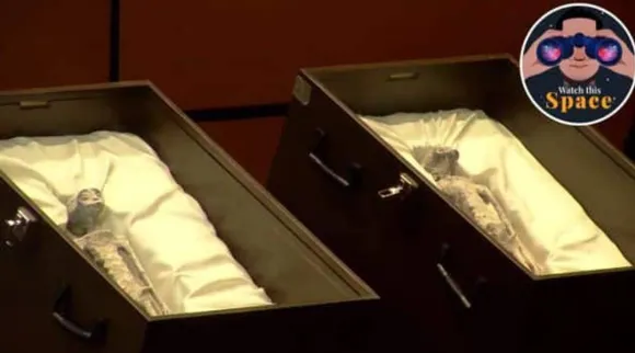 NThe alien corpsesshown to Mexico's congress.jpg