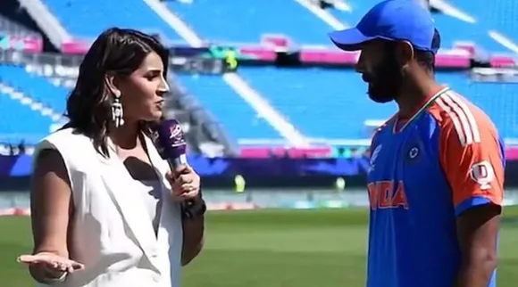 Video Jasprit Bumrah Sanjana Ganesan couple goals moment goes Viral Tamil News 