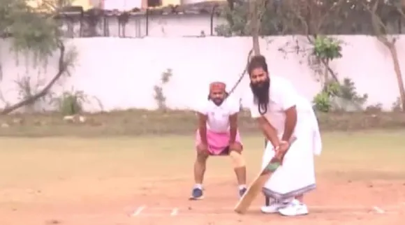 Watch Video Cricketers In Dhoti Commentary In Sanskrit Unique Match In MP Tamil News 