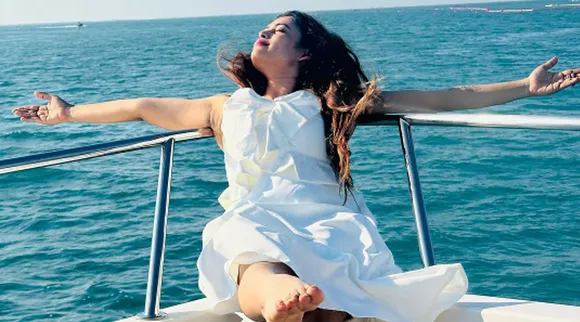 Farina Azad 12