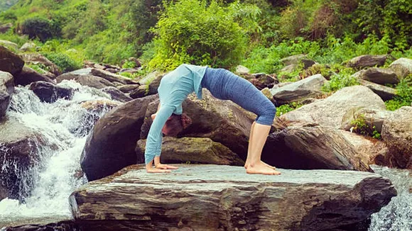 dhanurasana
