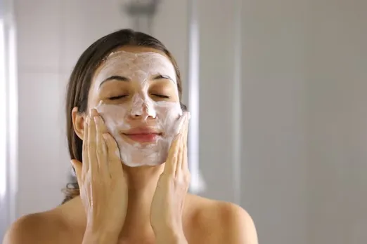 Face wash freepik