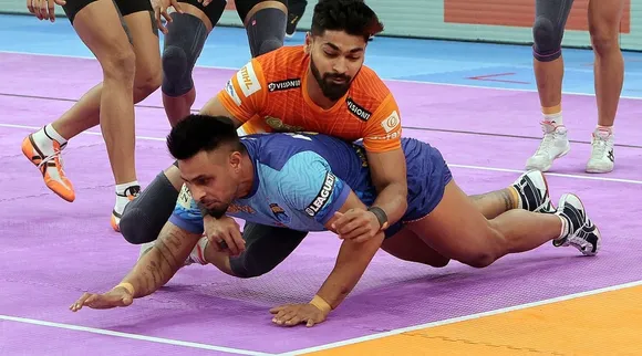 Bengal Warriors vs UP Yoddhas and Puneri Paltan vs Dabang Delhi KC  match updates Pro Kabaddi 10 Tamil  
