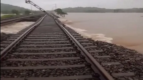 Andhra floods trains 