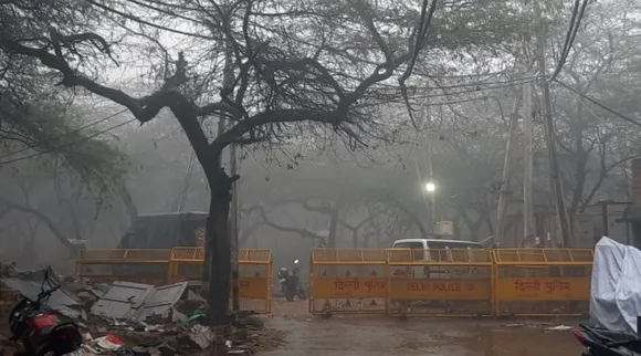 Delhi Development Authority DDA demolished Akhoondji mosque in Mehrauli Tamil News 