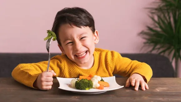 children eating