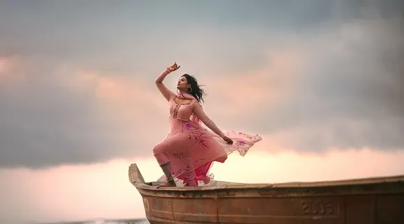 actress Roshi