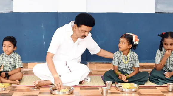 TN School students pongal food for break fast