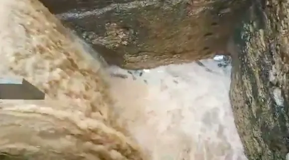 Tirunelveli Ayankulam miracle well absorb Thousand cusecs of flood water Tamil News 