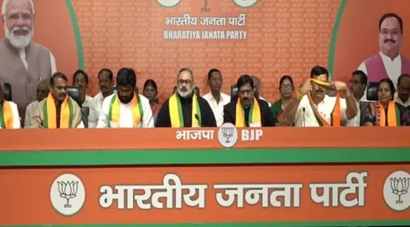 BJP Tamil Nadu 15 ex MLAs mostly from AIADMK and 1 former DMK MP join party Tamil News 