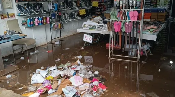 Watch Video Rain water seeps into shops in Coimbatore Shoppers in agony Tamil News 