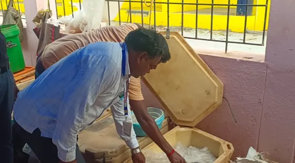 Sivagangai 8 kg of rotten fish seized from weekly market Tamil News 
