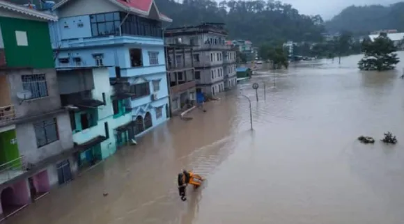 Sikkim Flash Floods Army personnel missing Death toll updates in tamil 
