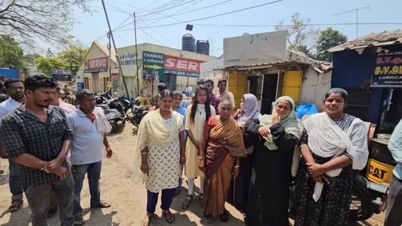 Protest against Tasmac Shop