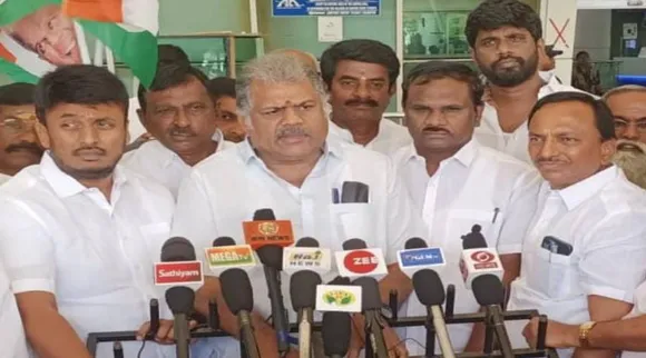GK Vasan press.jpg