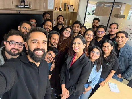 Ghazal Alagh with team