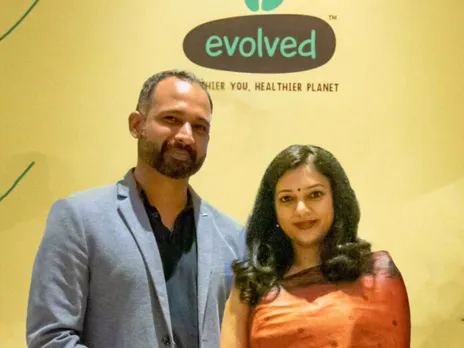 LtoR-Pradeep-Rao-CEO-Roma-Roy-Choudhury-Founder-COO-of-Evolved-Foods-696x807