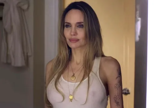 angelina-jolie-couture-010726-1-e154590c509644c3b7fe0dc059cffc71