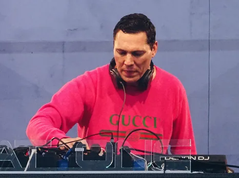 Club life Tiesto