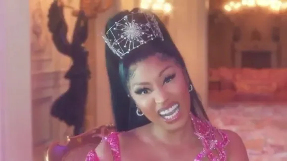 Nicki Minaj Shows off her Spanish Skills with her New Rap on Karol G’s  Song “Tusa”:
