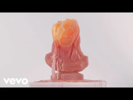 Kesha is back with "Tonight"