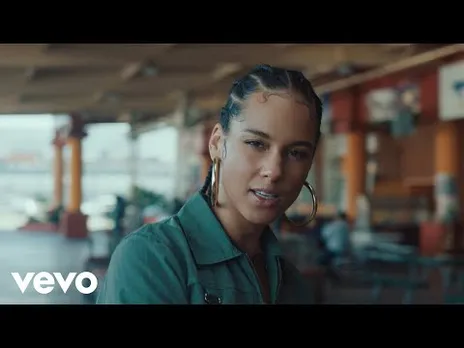 32. UNDERDOG - ALICIA KEYS