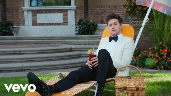 24. NO JUDGEMENT- NIALL HORAN