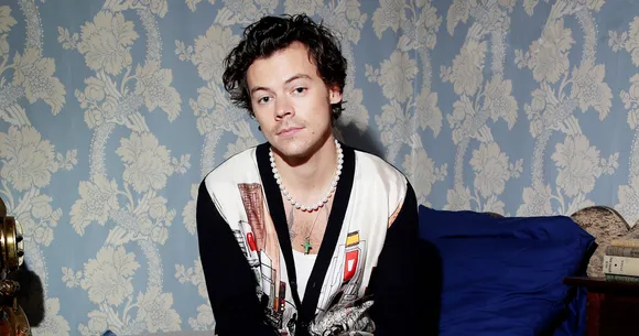 Harry Styles Becomes  a Chatter Box