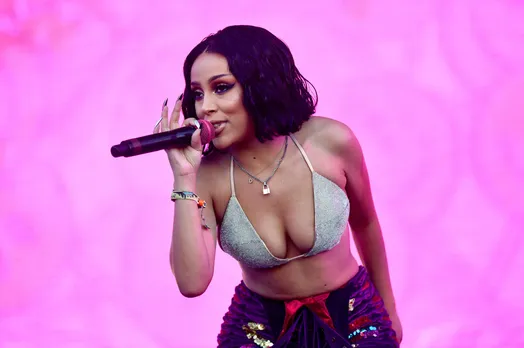 10 Doja Cat Outfits That Left Us Shook